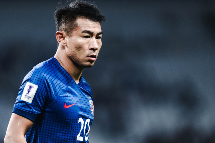 足球報：于漢超膝蓋動過7次手術(shù)，3次是足以斷送生涯的大手術(shù)