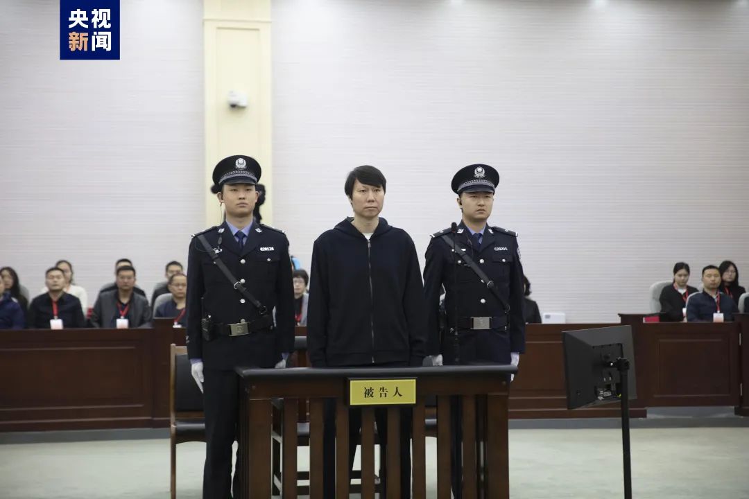 【投票】李鐵案二審即將宣判，李鐵是否會(huì)獲得減刑