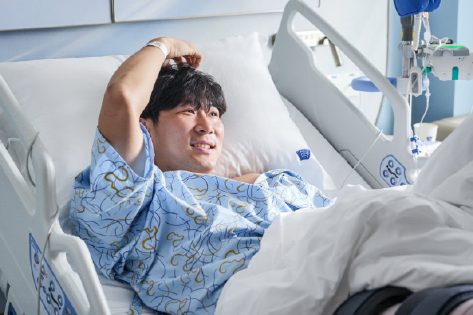 早日康復(fù)！深圳新鵬城官方：張昱杰已完成手術(shù)手術(shù)圓滿成功