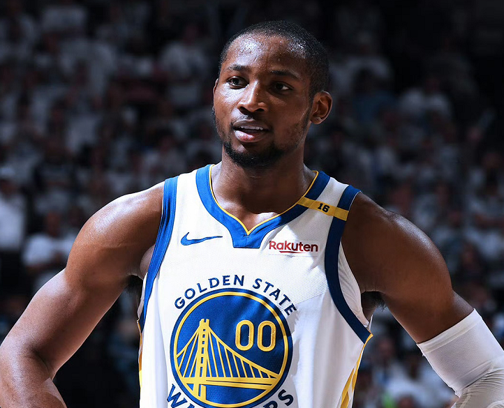 拒絕4年8920萬！沖擊4年1.3億！最瘋狂偽巨頭誕生，NBA只是生意
