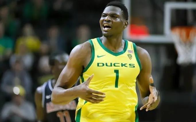 火箭棄將中鋒簽老鷹，受限雙向身份簽正式合同，不經意變NBA首人