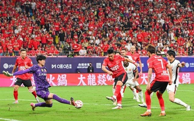 中超城頭變幻大王旗：國安竟以0比6輸山東泰山，成都蓉城戰(zhàn)勝海港后登頂