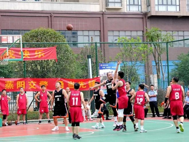 據(jù)新華社電 2022-2023賽季美職籃（NBA）常規(guī)賽26日迎來(lái)6場(chǎng)較量，紐約尼克斯隊(duì)通過(guò)加時(shí)賽以120比117擊敗排名東部第一的波士頓凱爾特人隊(duì)，達(dá)拉斯獨(dú)行俠隊(duì)以99比95戰(zhàn)勝菲尼克斯太陽(yáng)隊(duì)。